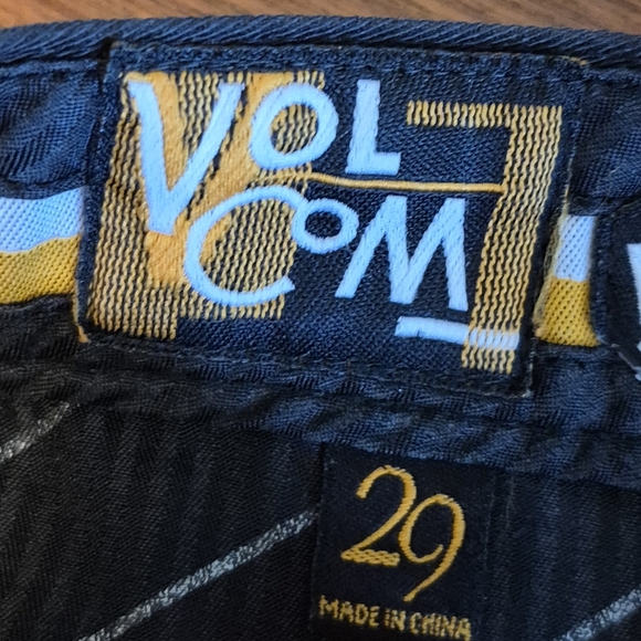 Volcom Men's Charcoal Pinstripe Shorts - Picture 7 of 7